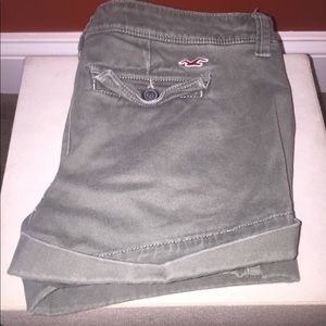 Hollister- size 0, green booty short